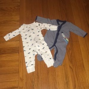 2 Carter’s long sleeve pajamas